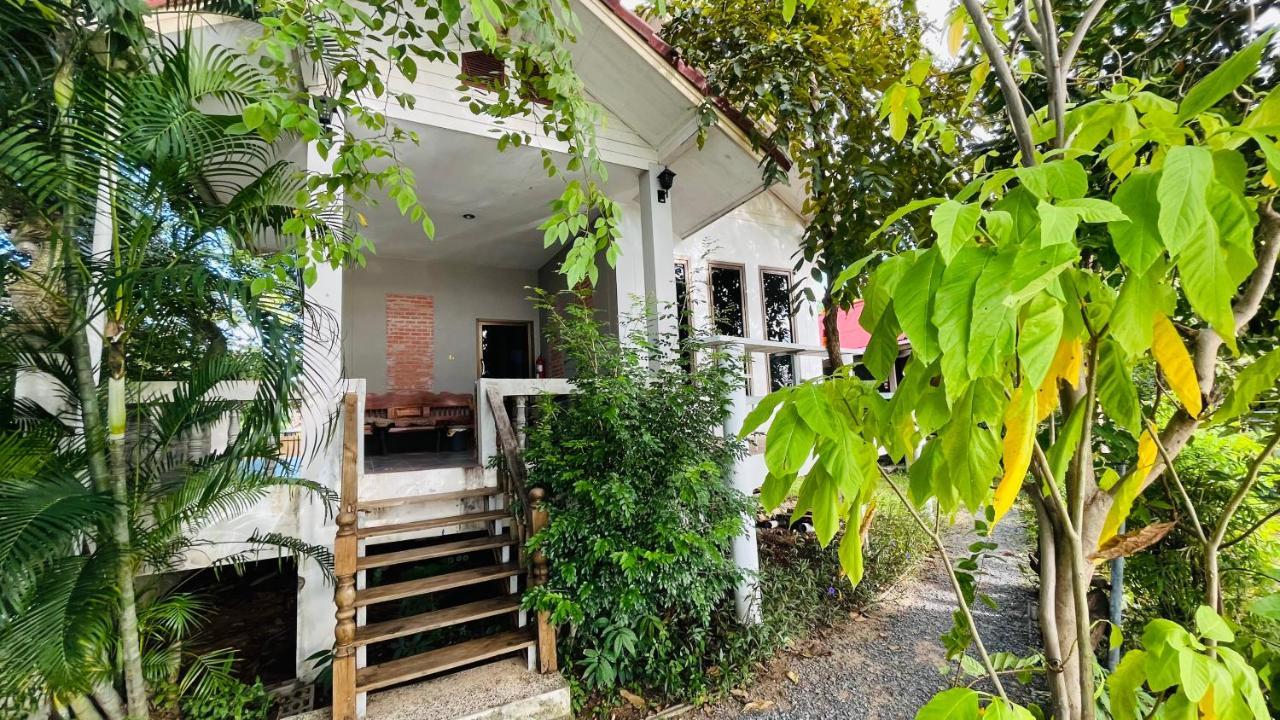 Moon River Resort Phimai Екстериор снимка
