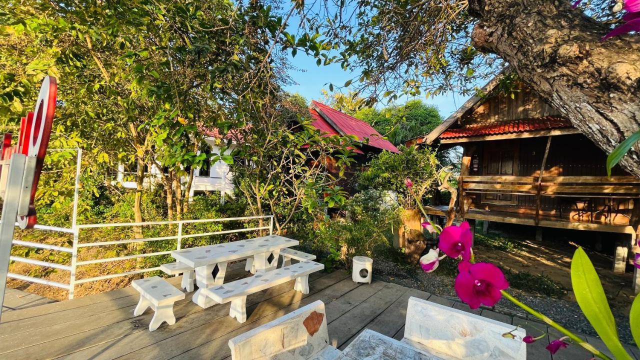 Moon River Resort Phimai Екстериор снимка