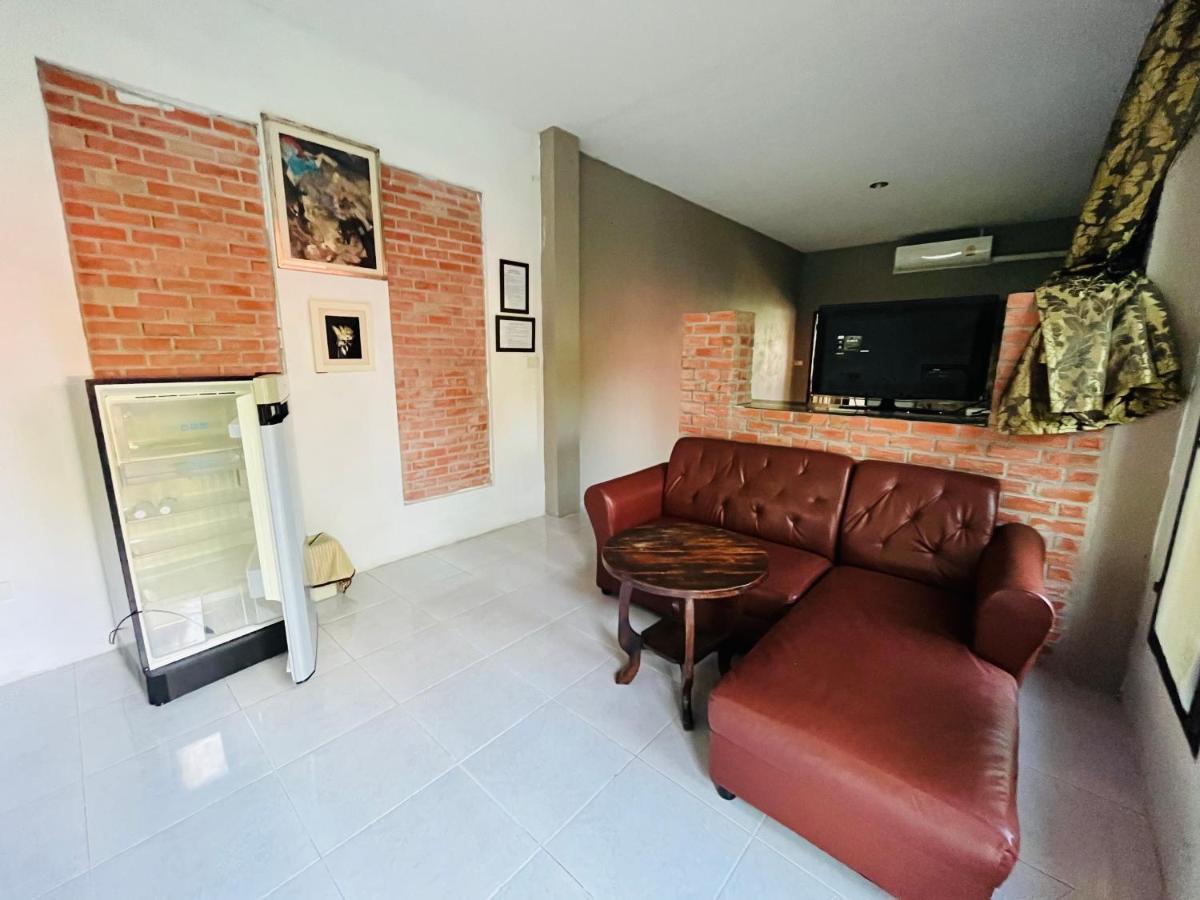 Moon River Resort Phimai Екстериор снимка