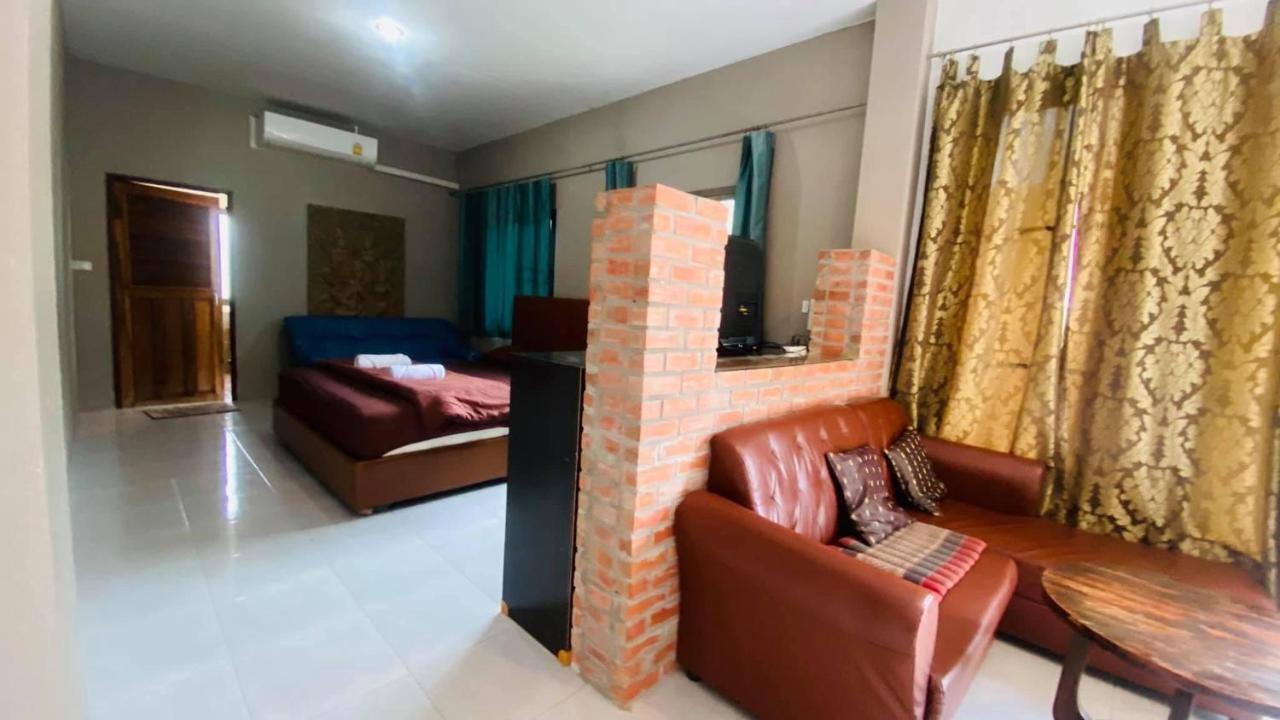 Moon River Resort Phimai Екстериор снимка